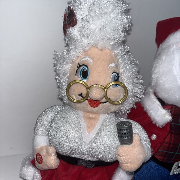Kenny Rogers Dolly Parton Santa & Mrs Claus Animated Christmas Decor Gemmy - Picture 2 of 9